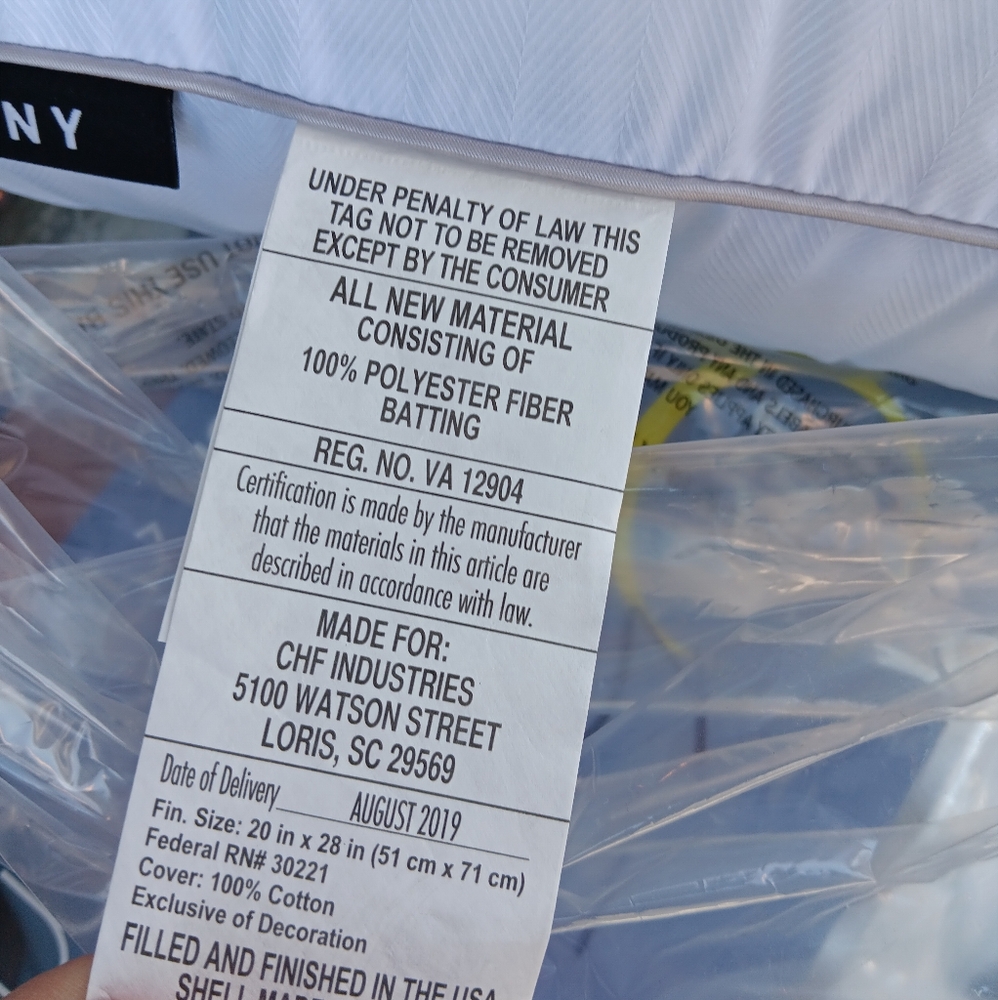 Brand New DKNY Down Alternative 300 Thread Count 2 Pillows. Standard/Que… - Picture 5 of 5